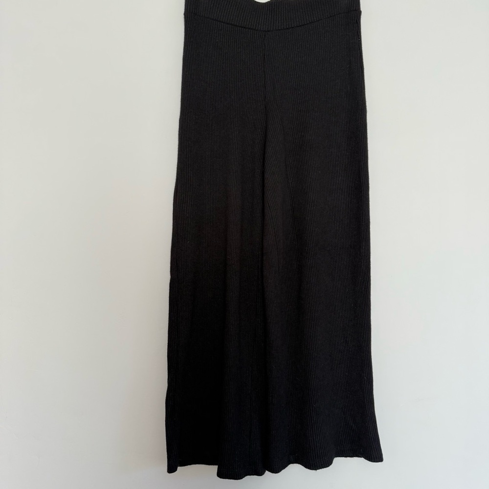 Bershka Ribbed wide leg comfy pants Size: S